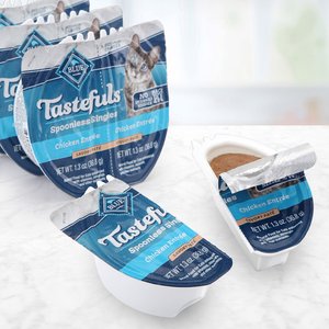 blue buffalo pet food package design